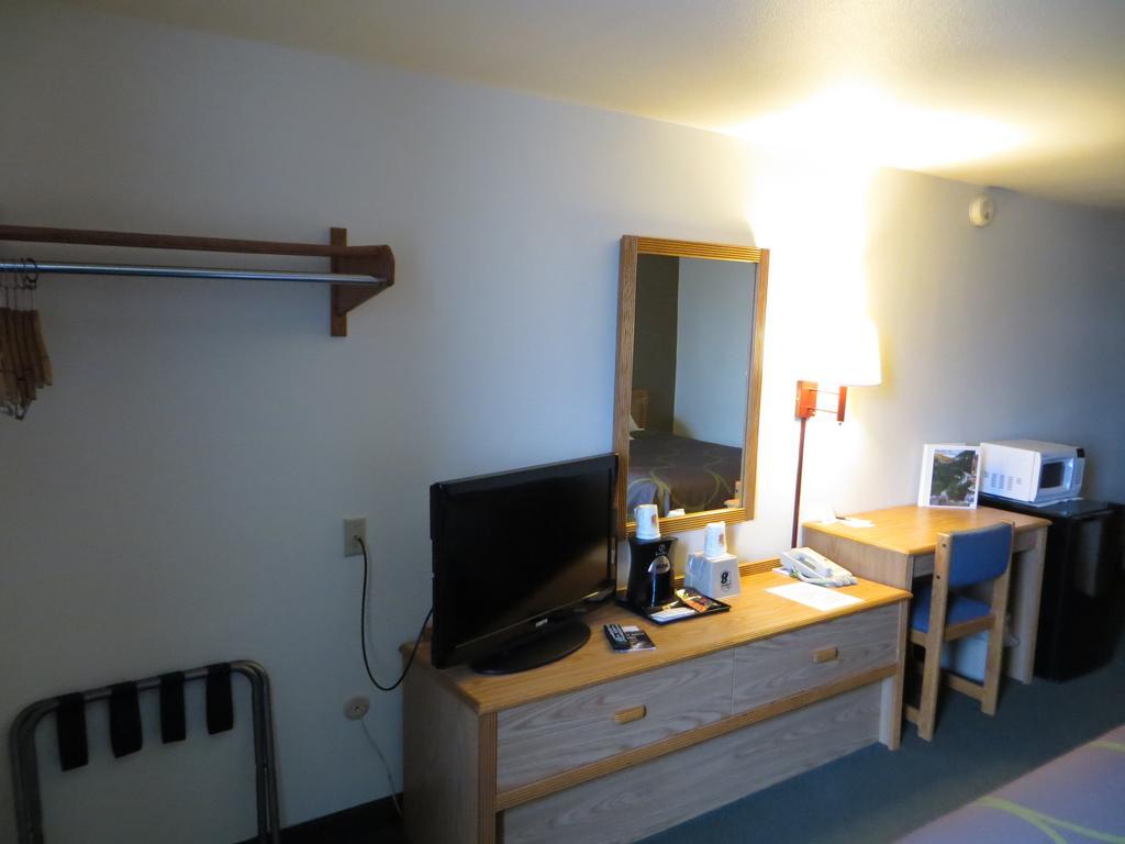 Super 8 By Wyndham Spearfish Hotel Luaran gambar