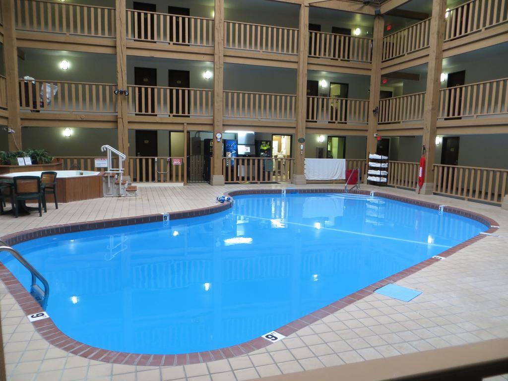 Super 8 By Wyndham Spearfish Hotel Luaran gambar